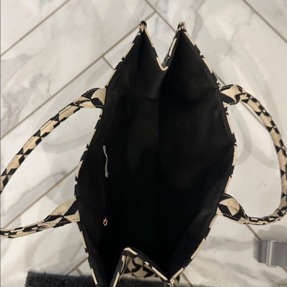 H&M Geometric Patterned Tote Bag - Picture 3 of 4